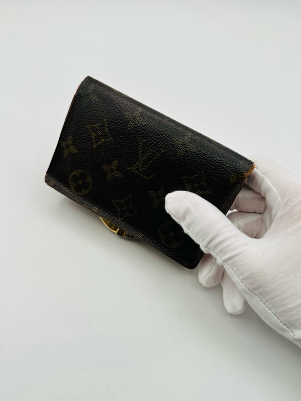 Louis Vuitton Kisslock Wallet - Picture 5 of 16
